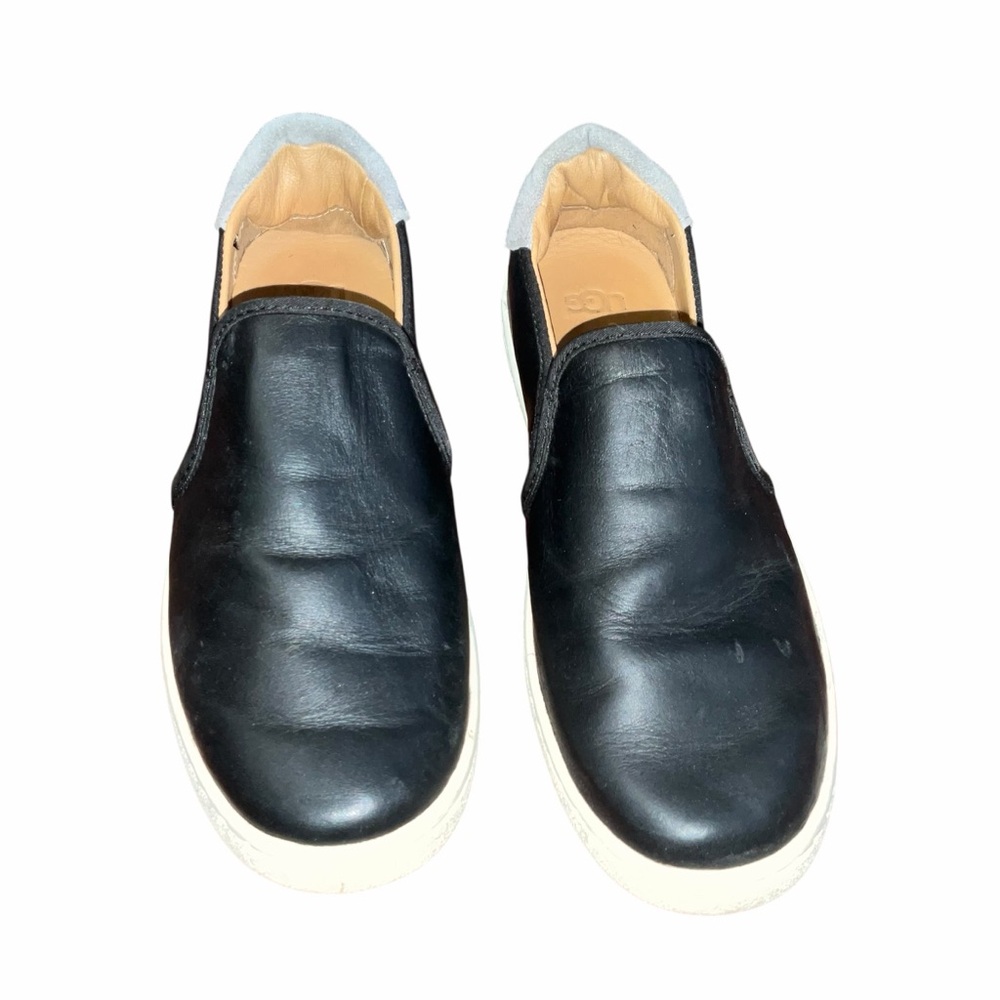 UGG Slip-On Shoes Women’s US 9 Black Leather Casual Sneakers